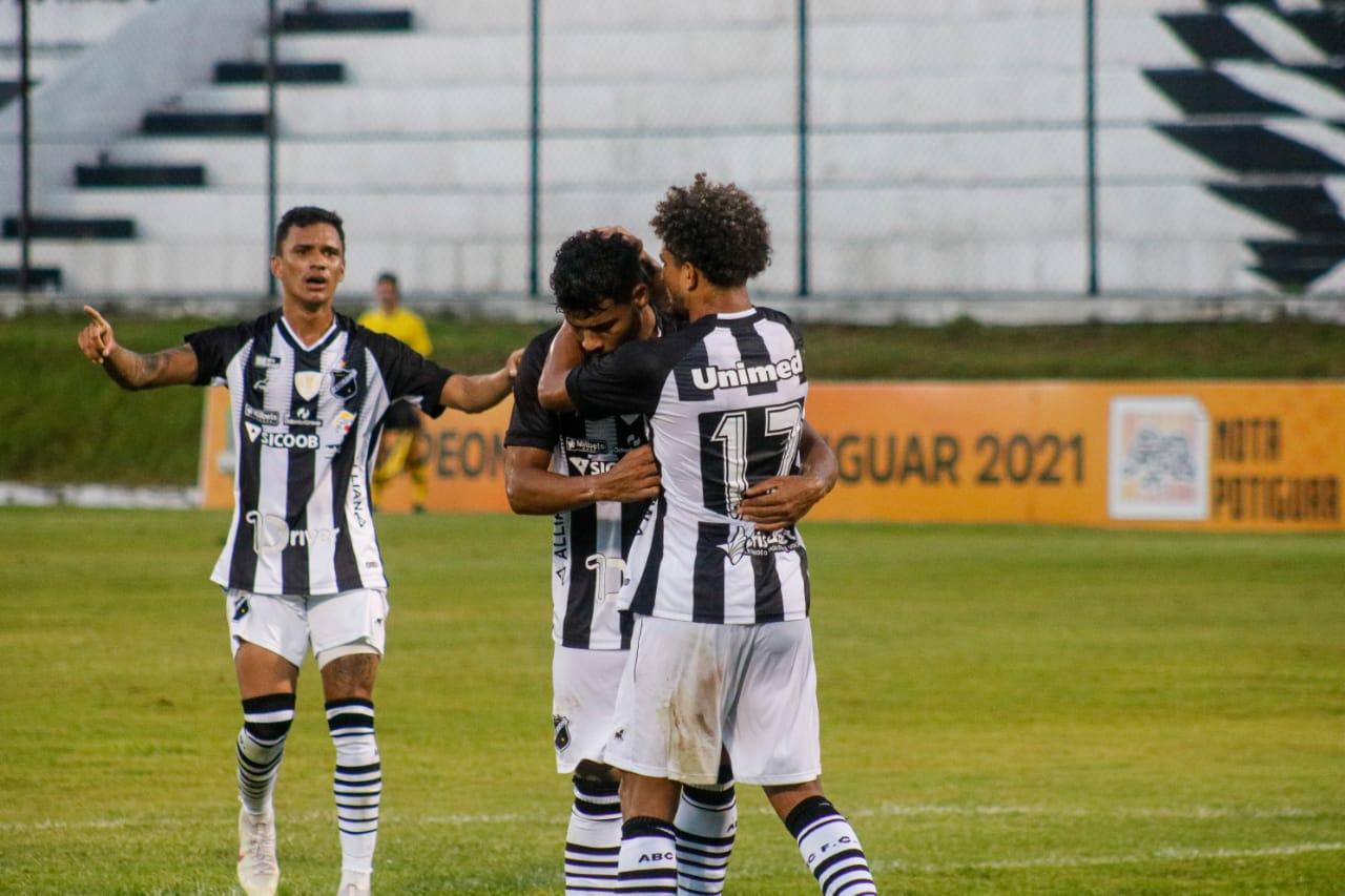 ABC vence e segue com chance de classificação no Estadual