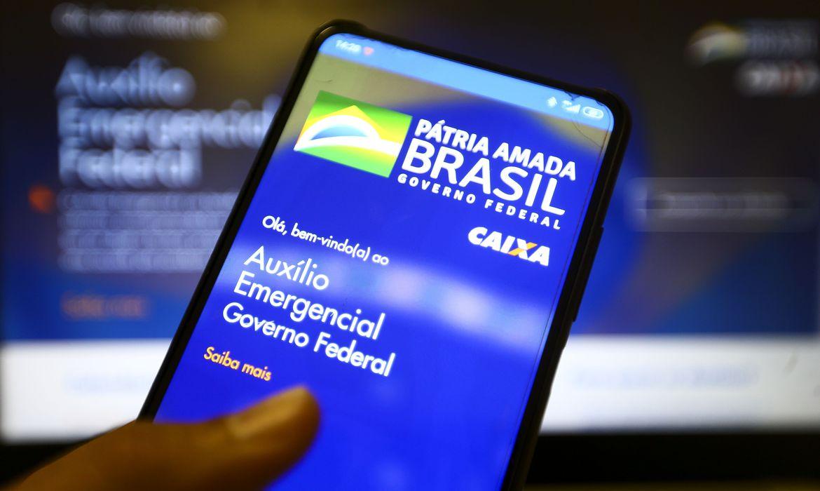 Caixa paga nesta quarta-feira auxílio emergencial a nascidos em novembro