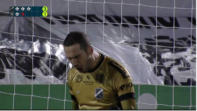 Herói da classificação contra o Botafogo, goleiro do ABC chegou a trabalhar como Uber quando ficou sem clube