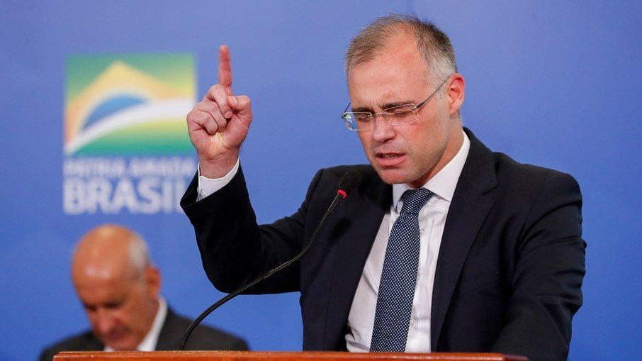 Bolsonaro deve indicar André Mendonça para o STF, mesmo sem ‘aval’ do centrão