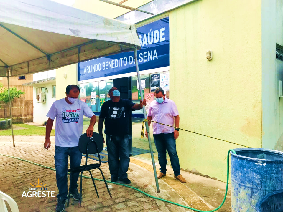PREFEITO ANTÔNIO FREIRE ACOMPANHA INÍCIO DE REFORMA DA UNIDADE BÁSICA DE SAÚDE DE CARNAÚBA