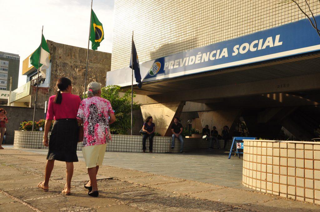 Idosos acima de 80 anos podem agendar prova de vida em casa