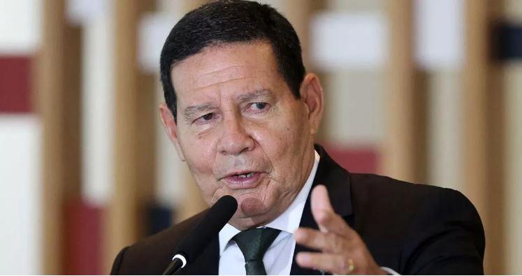 Mourão confronta Bolsonaro e diz que 