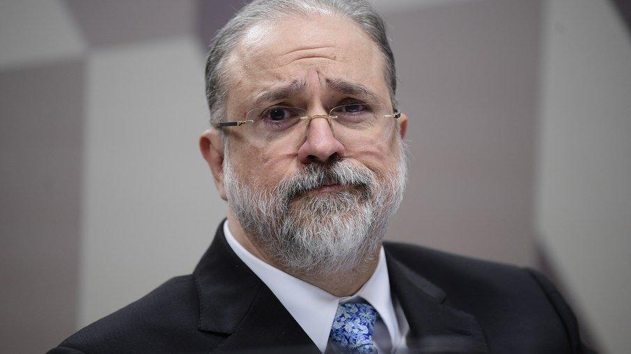 Pedido de investigação contra Aras cria conflito no Conselho do MPF