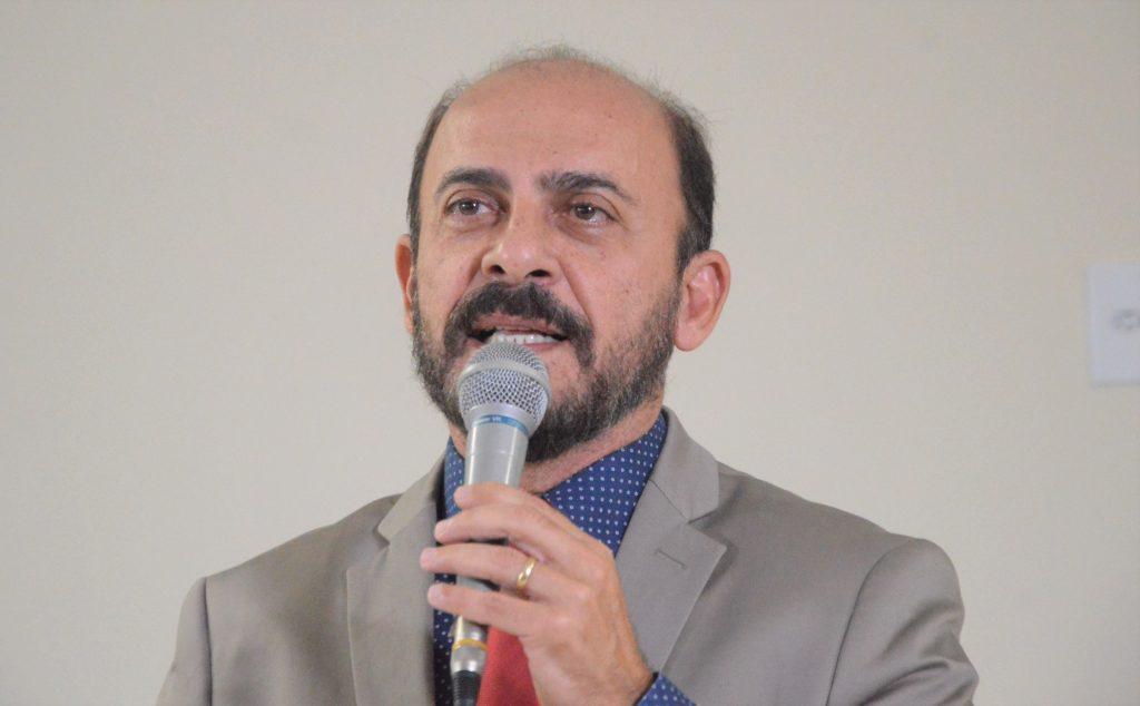 Antenor Roberto silencia sobre aliança do PT com o MDB