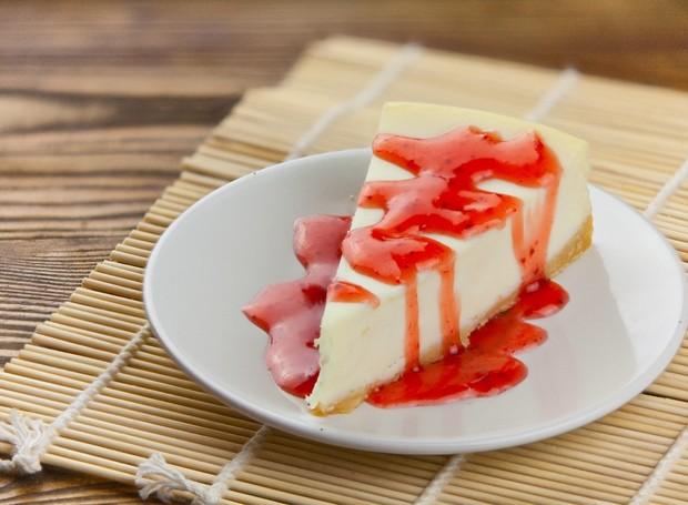 Como fazer cheesecake de morango com chantilly