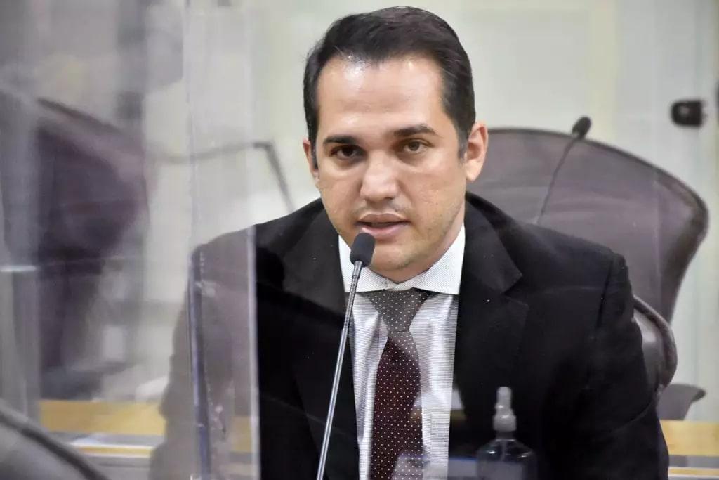 Deputado Kleber Rodrigues inclui projeto de lei que beneficia autistas na sessão desta quarta-feira