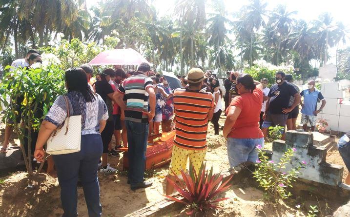 Georgino Avelino: Cortejo fúnebre e sepultamento do PM Eronildes, que faleceu vítima de complicações causadas pela covid - 19