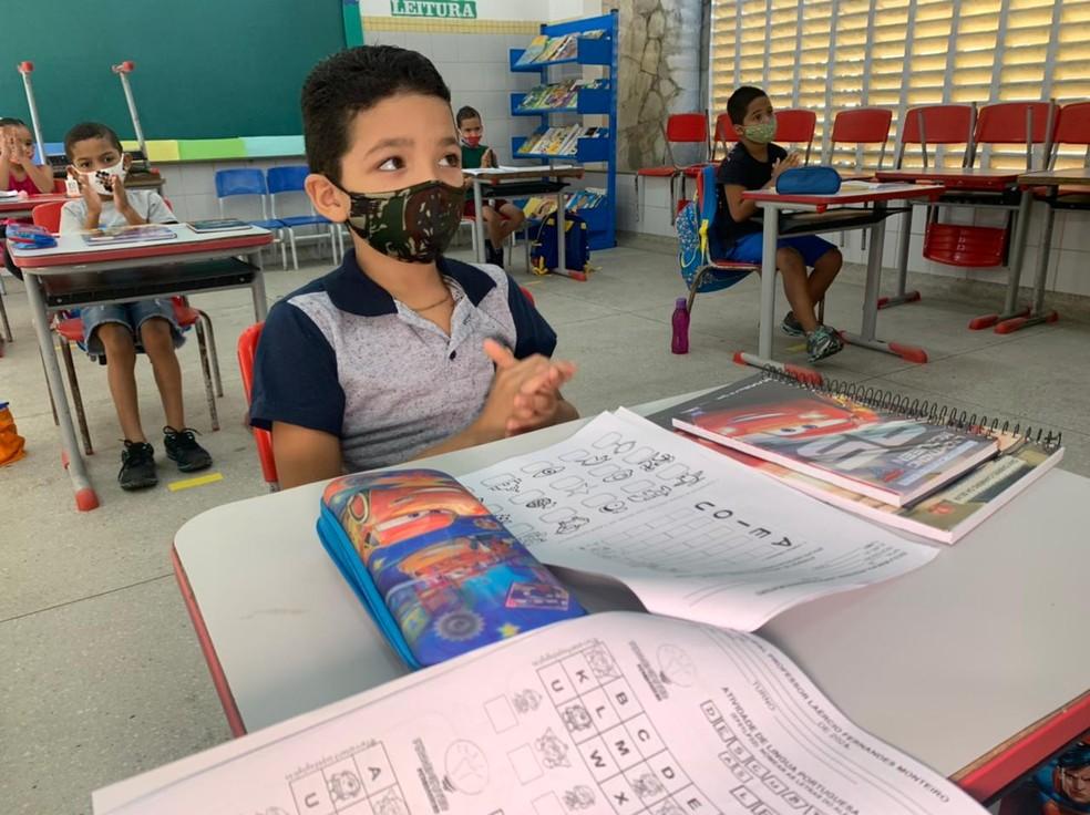 Natal retoma aulas presenciais para alunos do ensino fundamental: 'Alívio e gratidão', diz professora