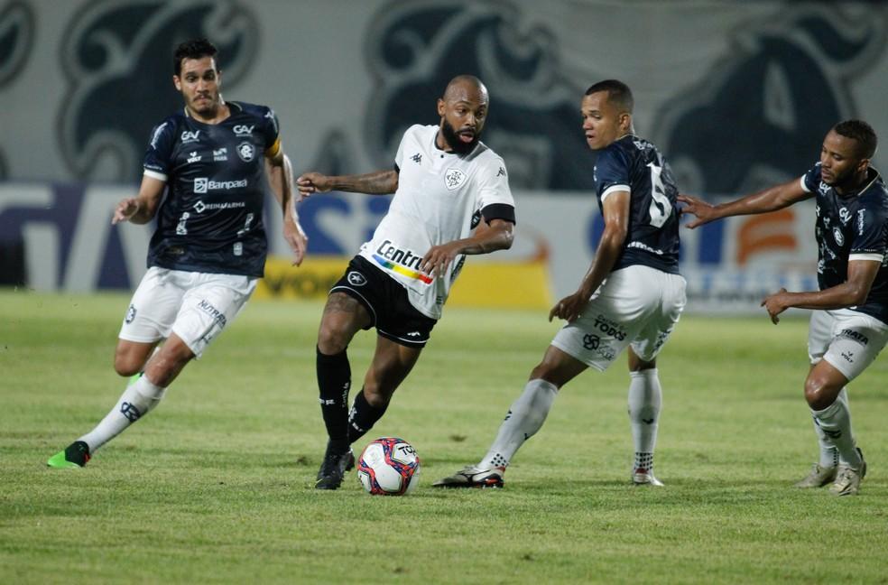 Análise: Botafogo sofre e vê sorte estar do lado para vencer jogando mal, essencial na Série B