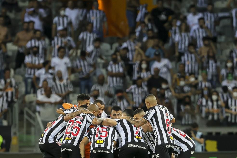 Análise: frustração é inevitável, mas aplauso da torcida simboliza 2021 promissor para o Atlético-MG