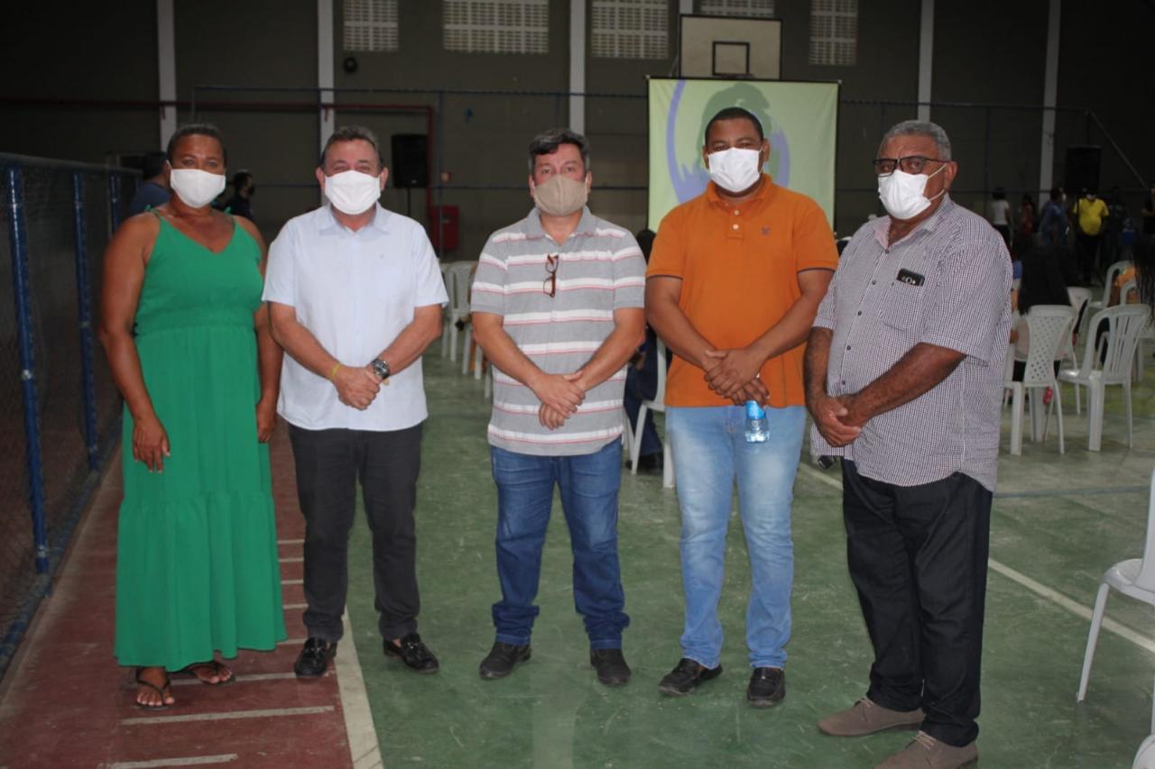 PREFEITO ANTÔNIO FREIRE PARTICIPA DE ENCONTRO DO SEBRAE AO LADO DE CRIADORES DE OSTRAS DA CIDADE