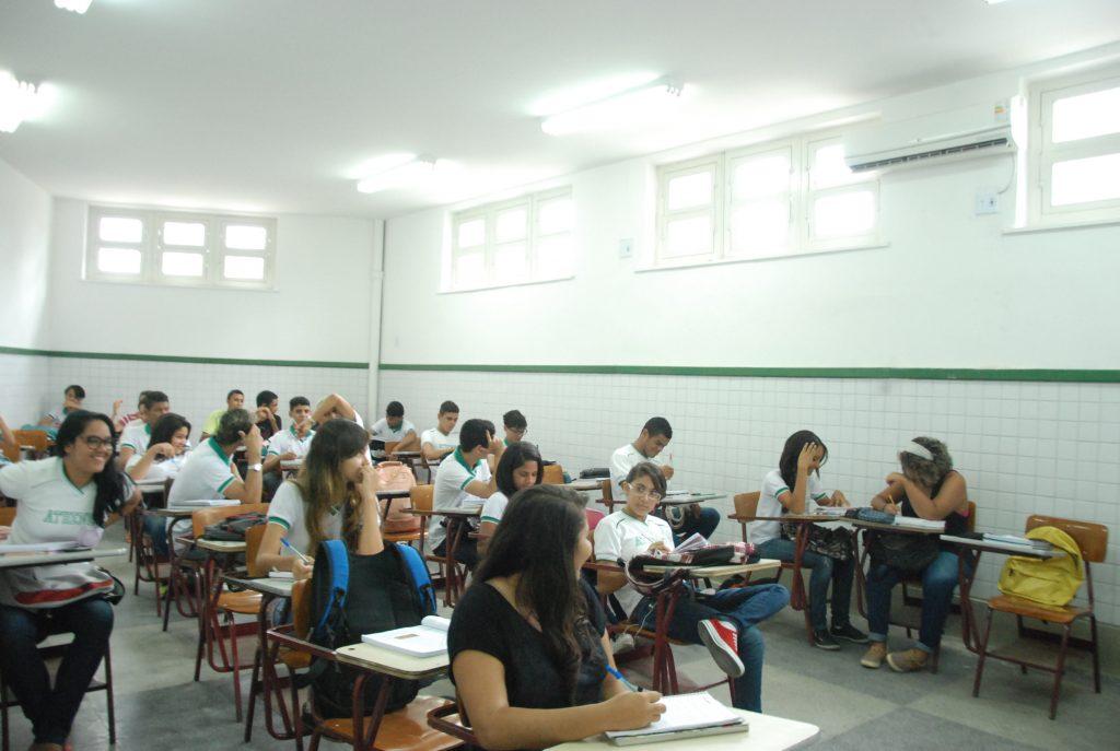 Atheneu: poucos recursos e falta de estrutura prejudicam retorno de 100% das atividades