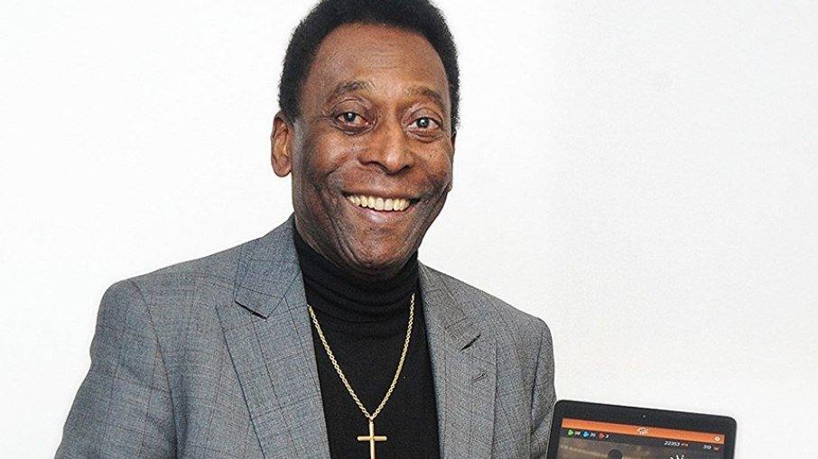Depois de um mês internado, Pelé comemora 81 anos fora do hospital