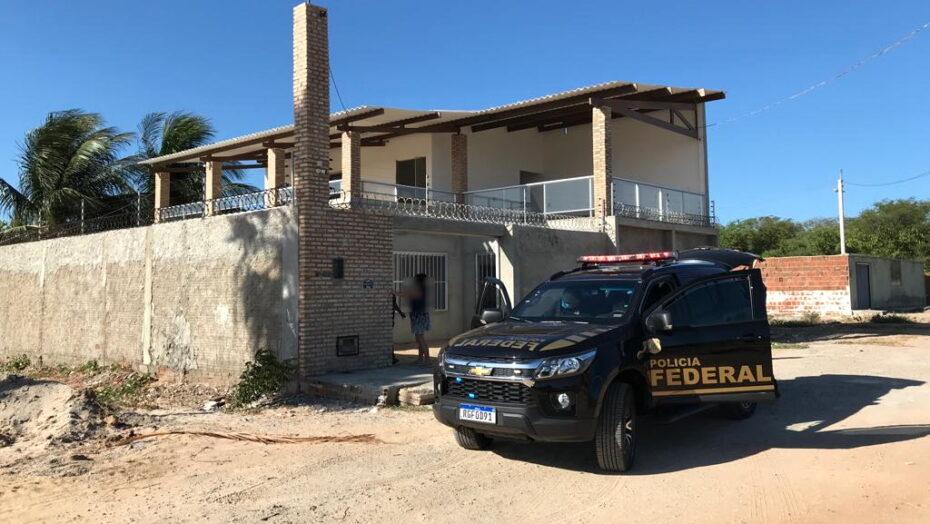 PF combate contrabando de cigarros no RN e afasta dois policiais civis