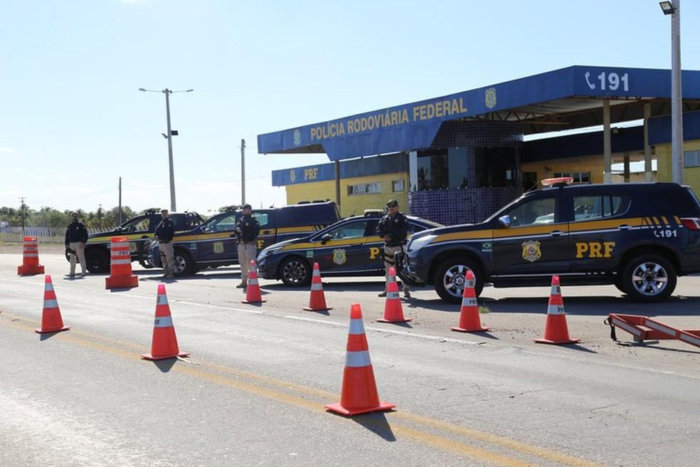 PRF prende no RN casal de idosos que transportava 40 quilos de haxixe para o Rio de Janeiro