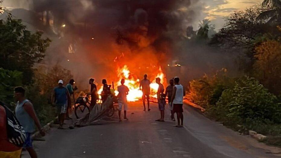 Após pescador morrer atropelado no RN, parentes fazem protesto devido soltura de condutor do carro