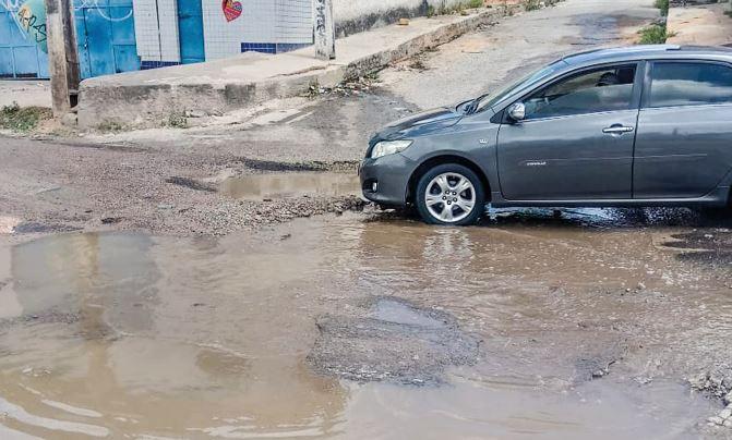 Foto mostra 1% da buraqueira existente no KM6, entre a Bernardo Vieira e a Mor Gouveia