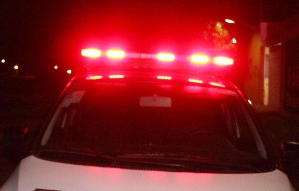 Homem é morto a tiros no meio da rua em Areia Branca, RN