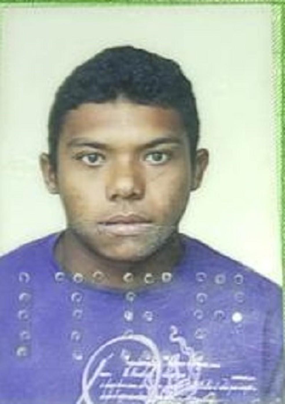 Homem é morto a tiros no meio da rua em Assú (RN)