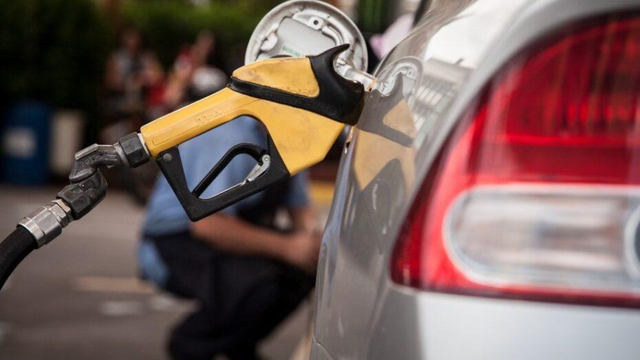 Petrobras reduz preço da gasolina na refinaria; saiba em quanto
