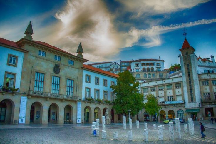Saiba quanto um brasileiro gasta na cidade mais barata para estudar em Portugal