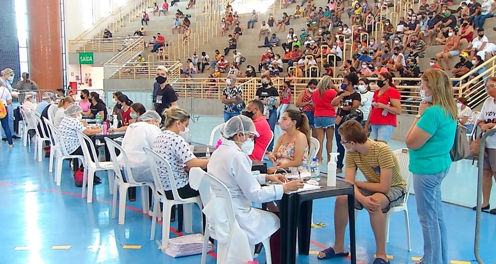 Centros públicos de atendimento a pessoas com sintomas gripais têm metade dos testes positivos para Covid em Natal e Mossoró