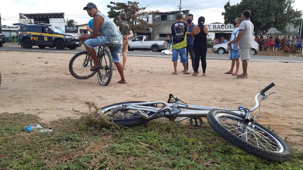 Ciclista morre após ser atingida por caminhão na Zona Oeste de Natal