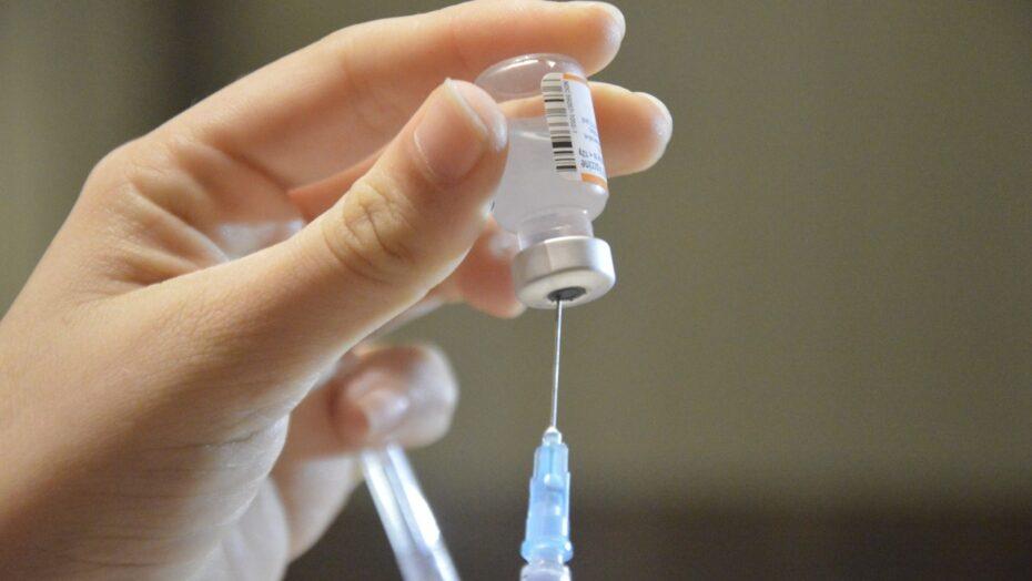 Coronavac é liberada pela Anvisa para adolescentes e crianças
