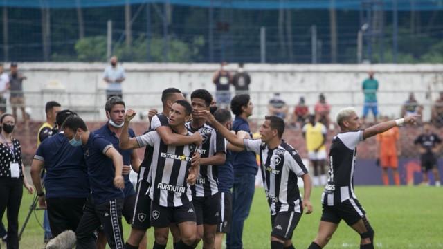 De novo nos pênaltis, Botafogo despacha o Resende e se classifica na Copinha