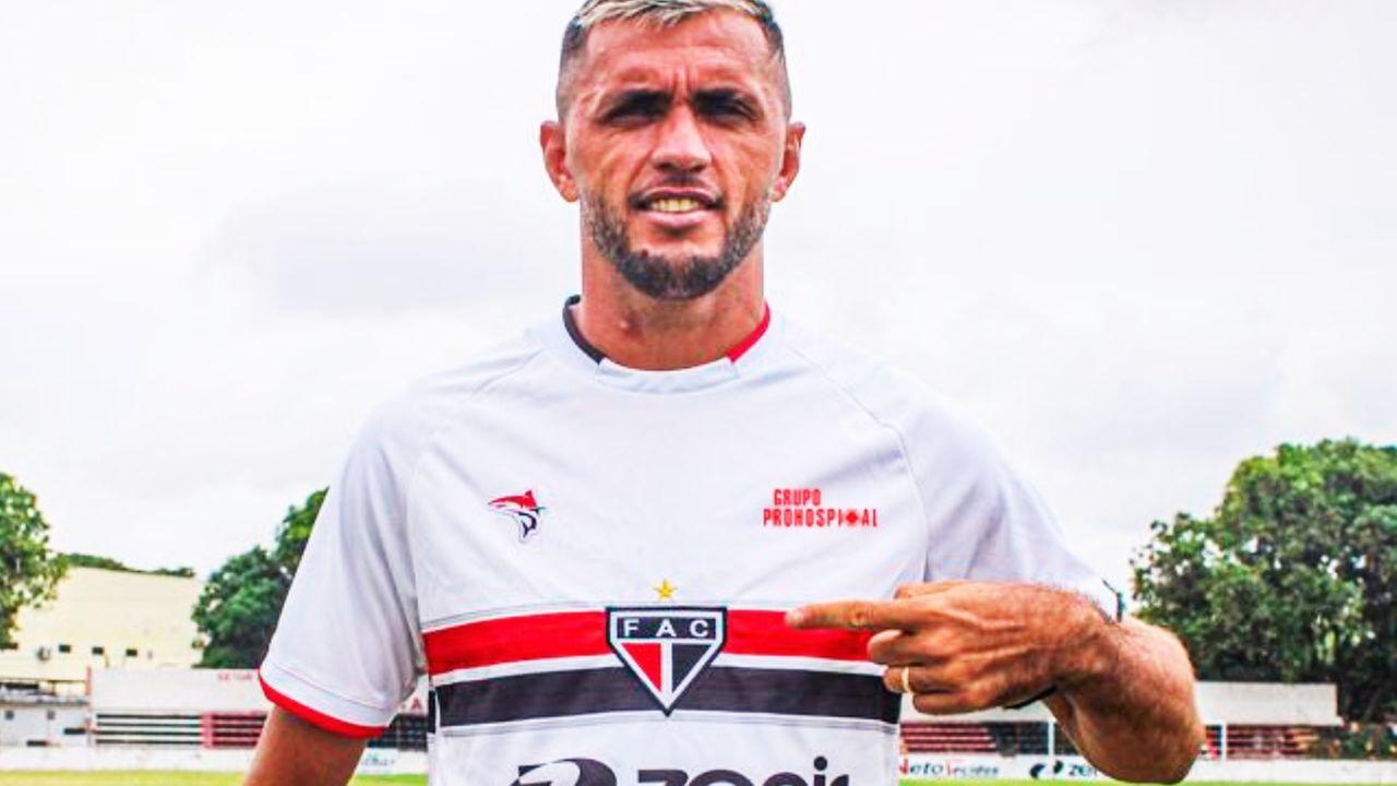 Edson Cariús fica no Ferroviário após assinar contrato direto com o Tubarão da Barra