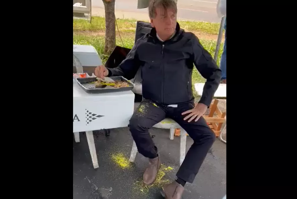 Governo apaga vídeo do 'Bolsonaro Porco' após péssima repercussão nas redes sociais
