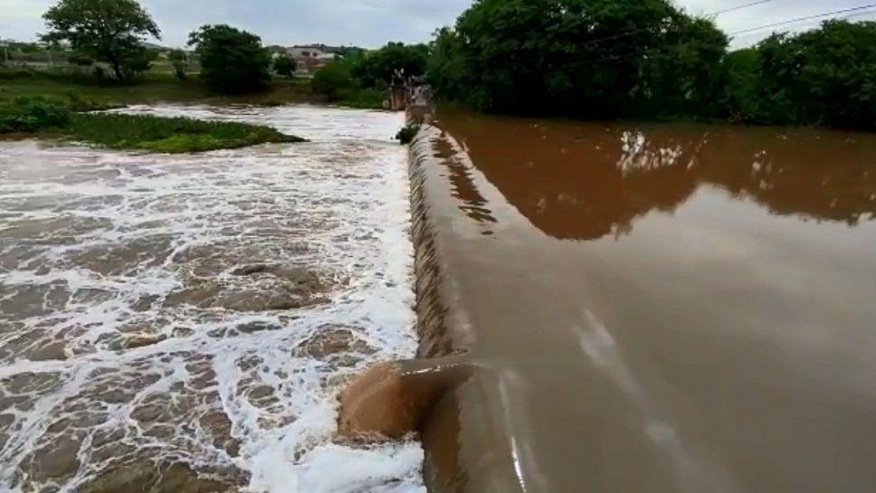 Lavras da Mangabeira registra a maior chuva do Estado e Rio Salgado transborda; veja vídeo