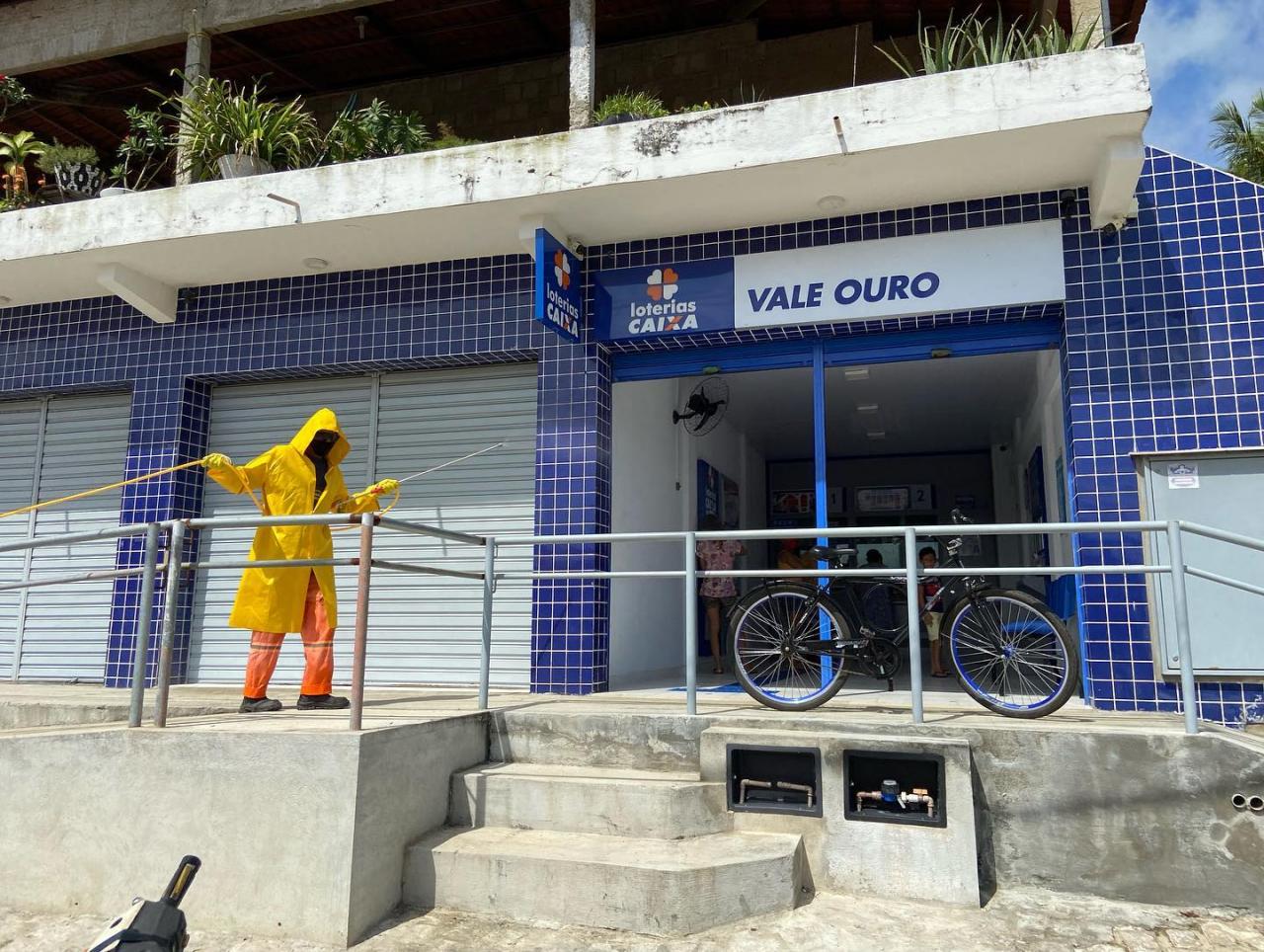 PREFEITURA REALIZA DESINFECÇÃO DE PRÉDIOS E VIAS PÚBLICAS