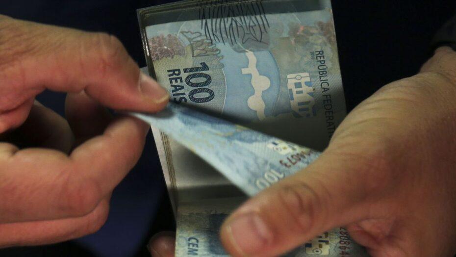 Caixa paga Auxílio Brasil a beneficiários com NIS final 4 nesta quinta 17