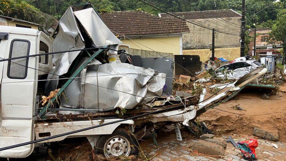 Chuvas deixam pelo menos 34 mortos em Petrópolis, no Rio de Janeiro