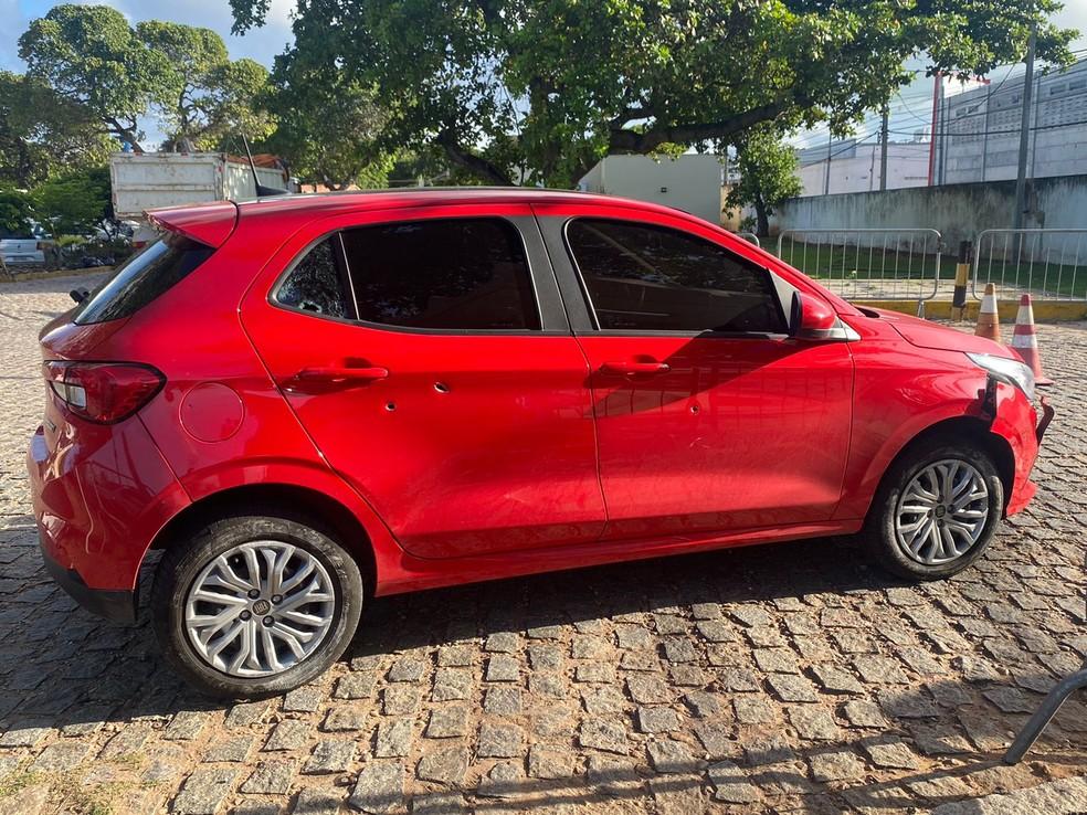 Dupla rouba carro, é rastreada por celular e troca tiros com a PM em Natal
