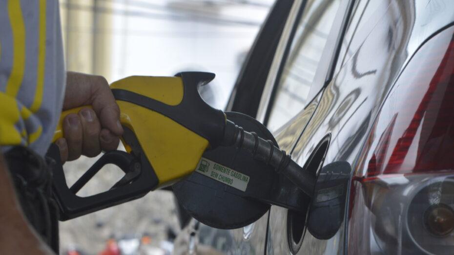 PLC altera a cobrança de ICMS nos combustíveis e unifica as alíquotas