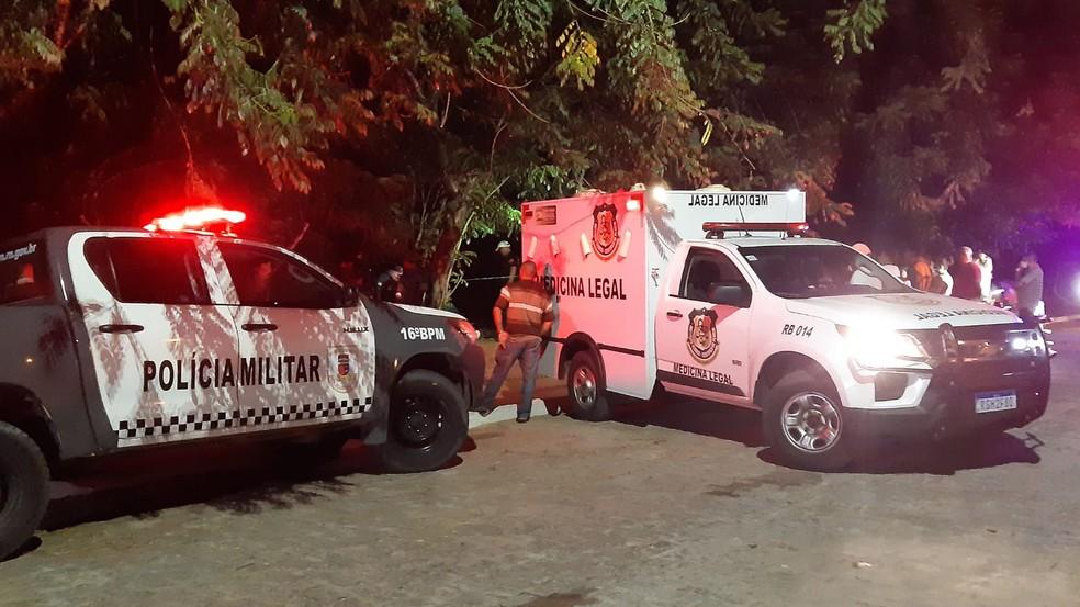 Vendedor de carros é executado a tiros na frente de casa na Grande Natal