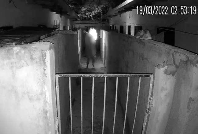 Homem ateia fogo em mulher que o impediu de sair para beber e caso repercute