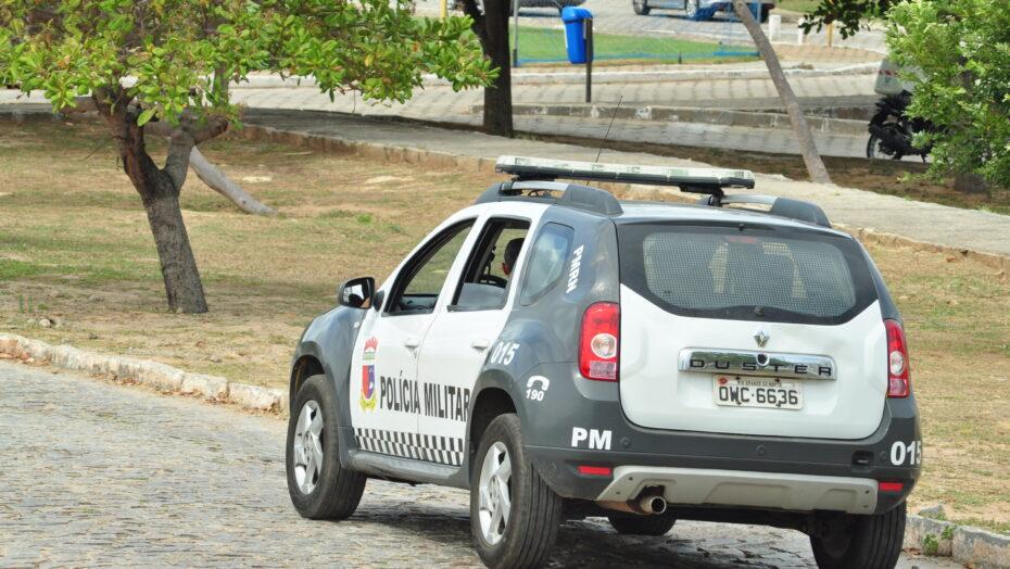 População ouve disparos e encontra homem morto em via pública na Zona Leste de Natal