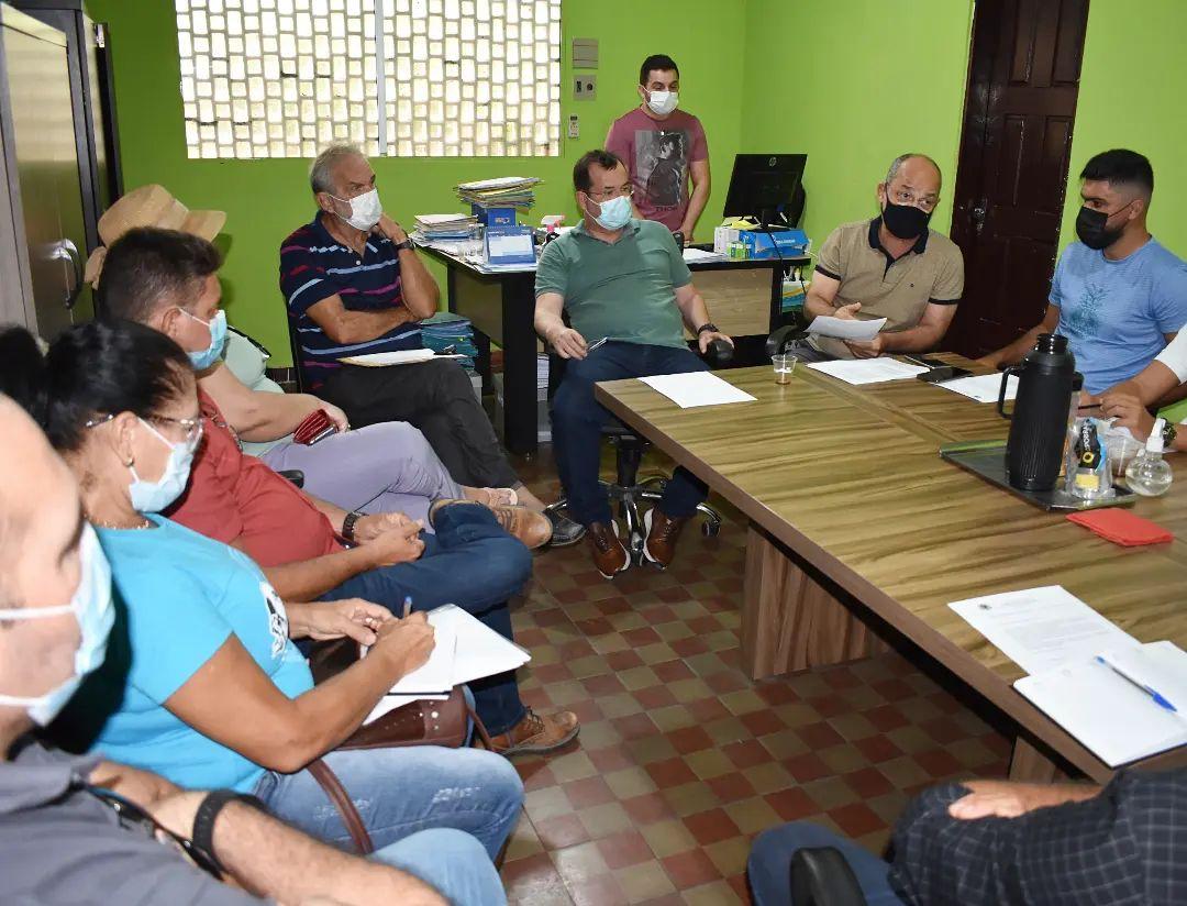 PREFEITO DE AREZ SE REUNE COM SINTE/RN PARA TRATAR SOBRE REAJUSTE SALARIAL DOS PROFESSORES 