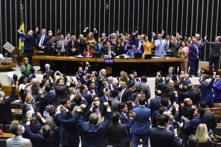 Bancada federal do RN diz sim ao piso salarial de enfermeiros