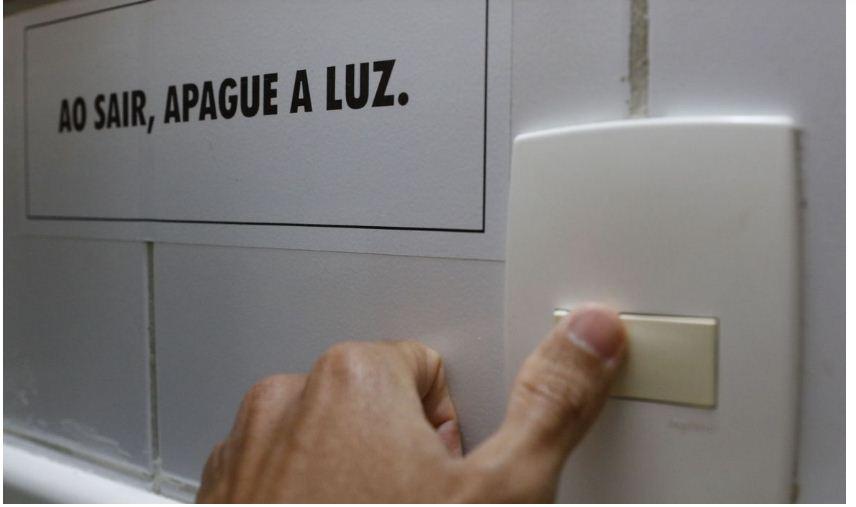 Conta de luz deve aumentar ao menos 12% em 2022, aponta pesquisa