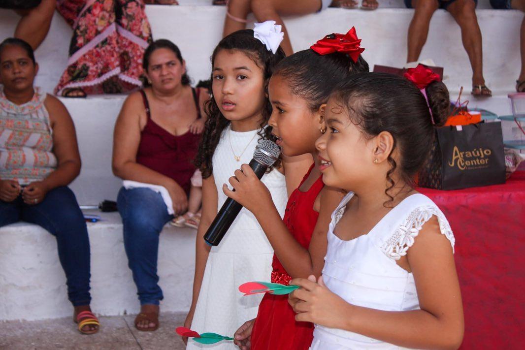 ESCOLA MONSENHOR PEGADO REALIZA EVENTO EM COMEMORAÇÃO AO DIA DAS MÃES