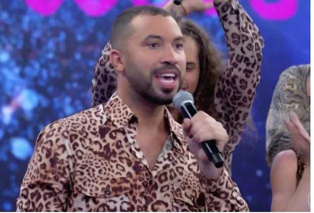 Gil do Vigor dá adeus a Dança dos Famosos com discurso político
