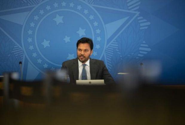 Ministro debocha do Datafolha, que citava quando era positiva a Bolsonaro