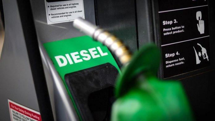 Petrobras sobe preço do diesel em R$ 0,40 por litro a partir desta terça-feira