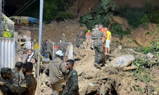 Recife e região registram 44 mortos e 56 desaparecidos após chuvas