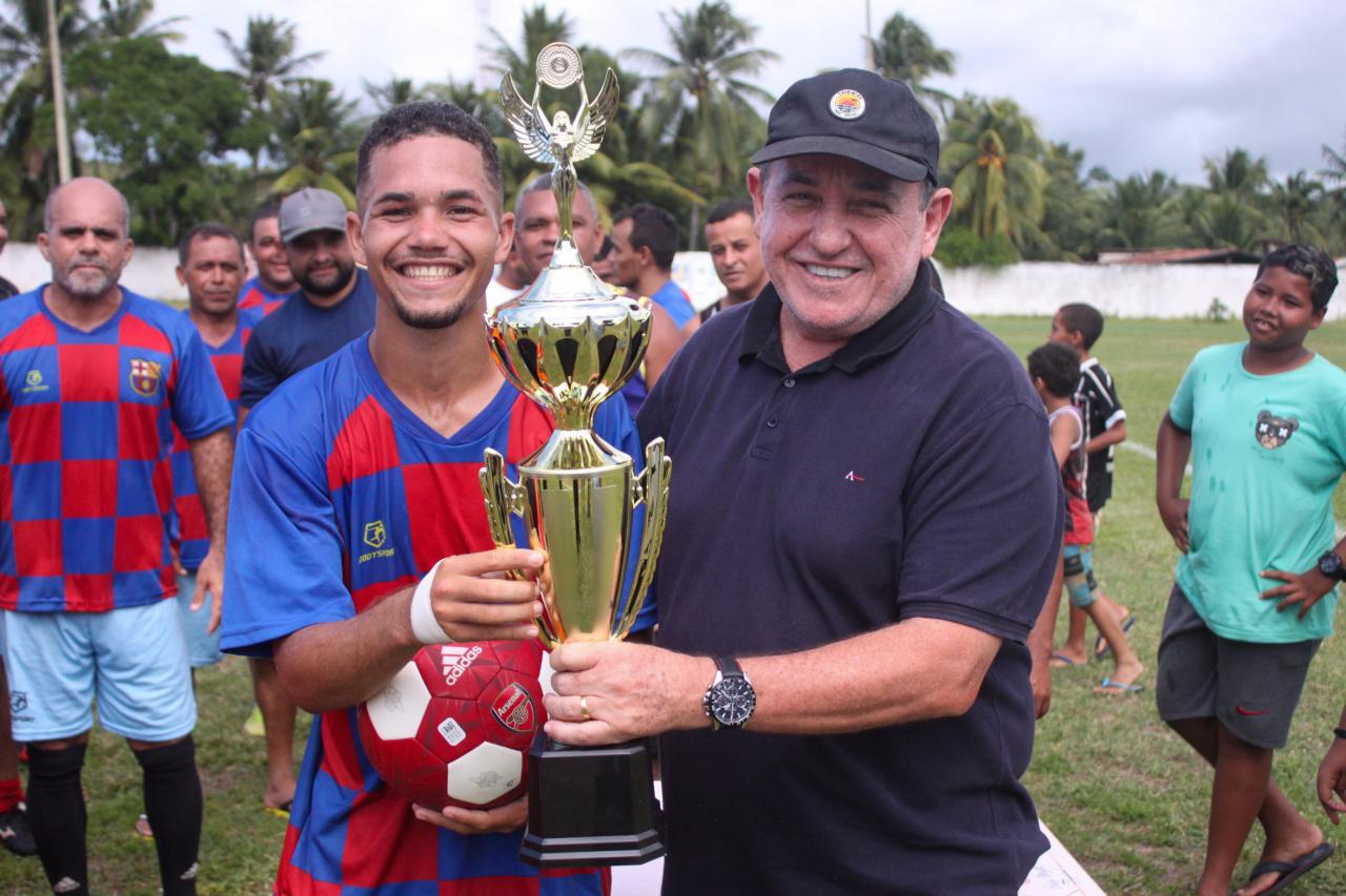 TRINTÕES É A EQUIPE CAMPEÃ DO TORNEIO DO DIA DO TRABALHADOR EM GEORGINO AVELINO